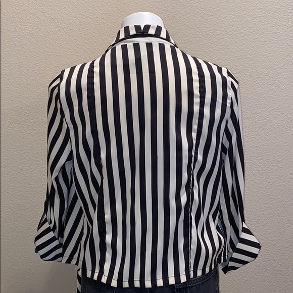 🎉HP🎉 Dizzy Lizzy Light Weight Jacket - Picture 4 of 6